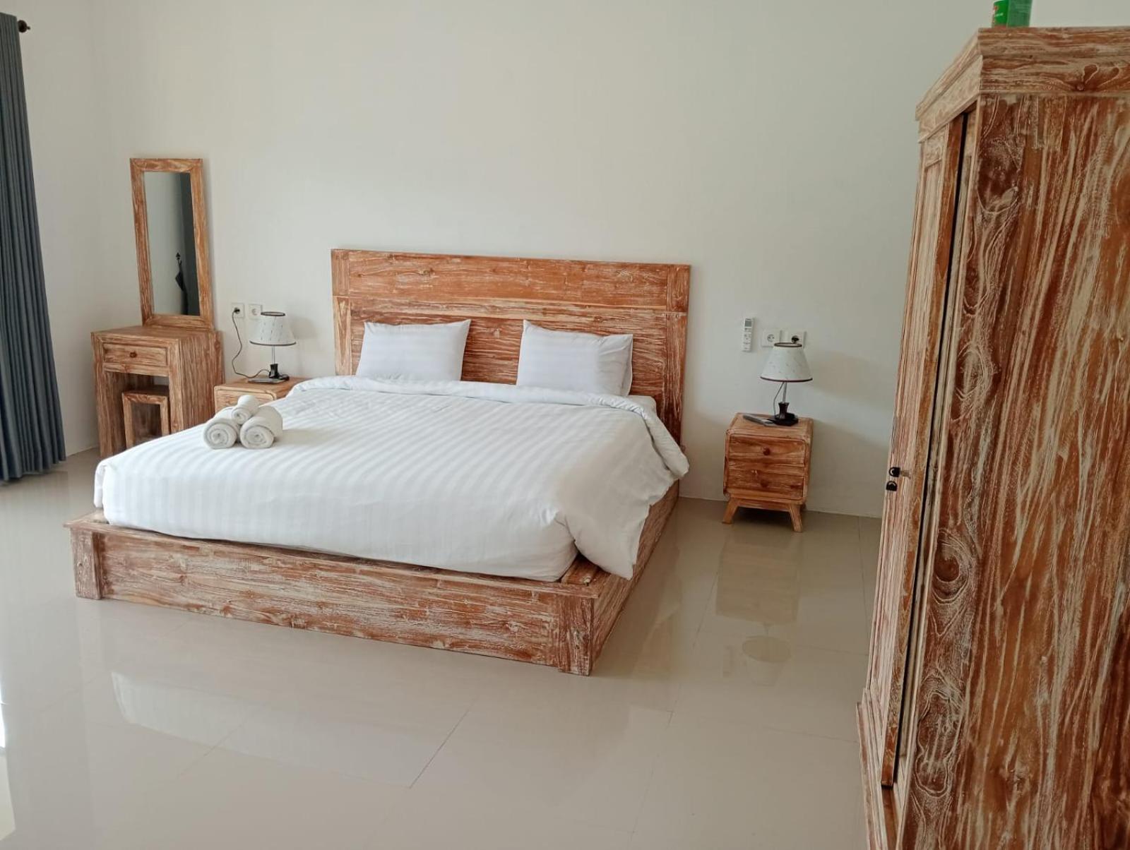Amed Yudhadewata Hotel Buitenkant foto
